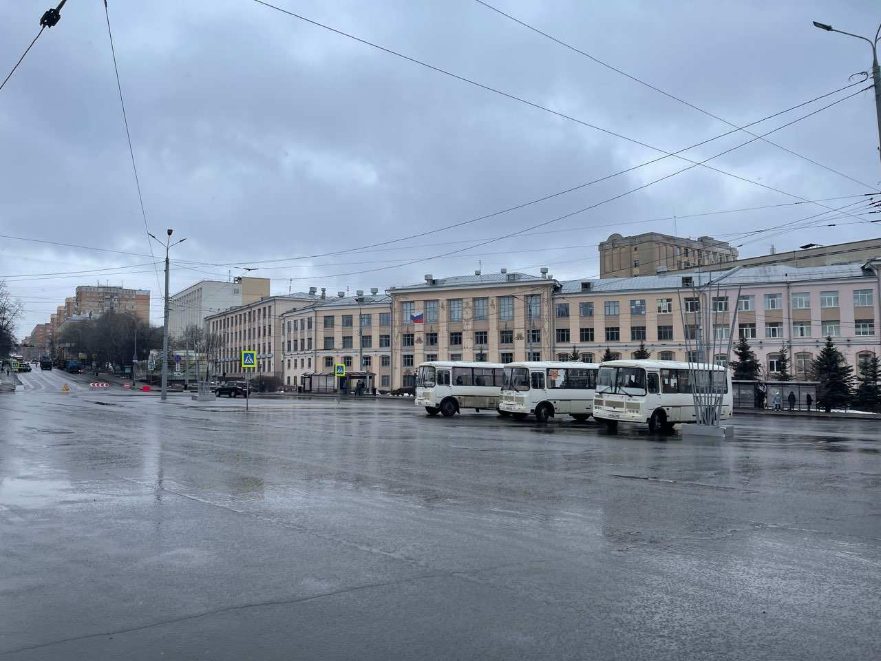 Площадь Свободы полностью перекроют из-за строительства метро с 8 июля - фото 1