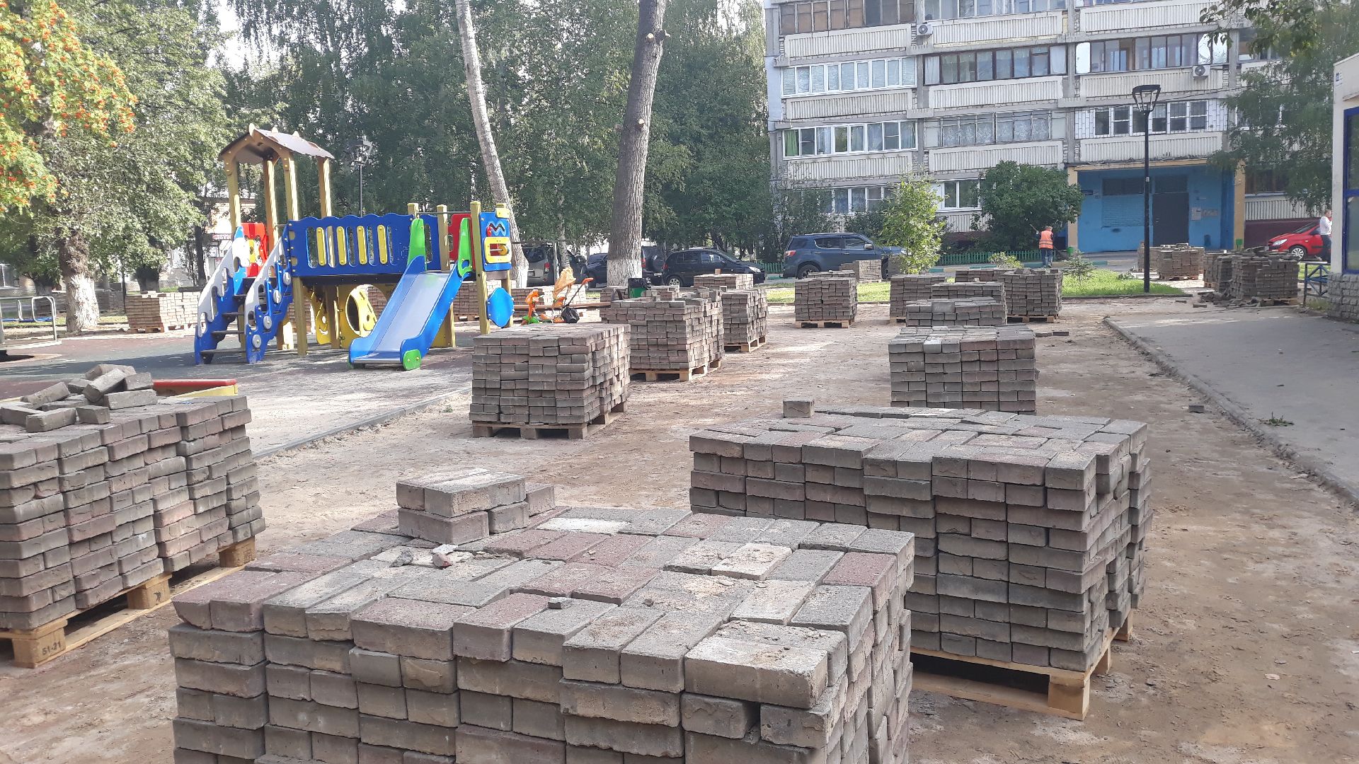 Подрядчик получит штраф за срыв сроков благоустройства сквера на Дьяконова - фото 1
