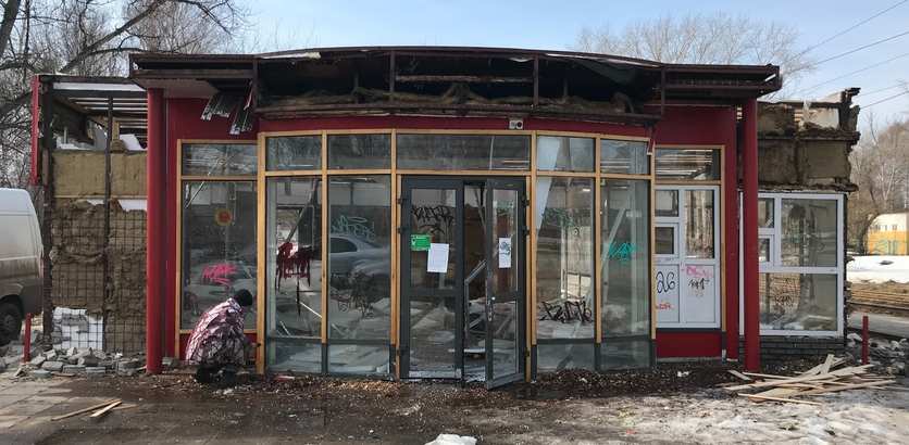 Ещё один незаконный торговый павильон демонтировали в Автозаводском районе - фото 1