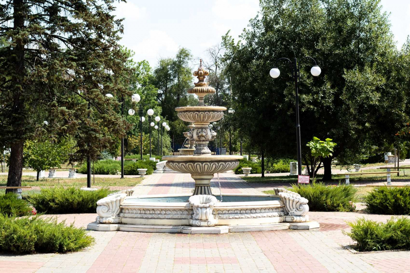 Главную площадь Морозовска откроют после реконструкции в ноябре - фото 1