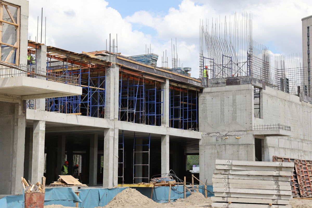 Слюсарь: на Дону не планируют вновь вводить мораторий на строительство - фото 1