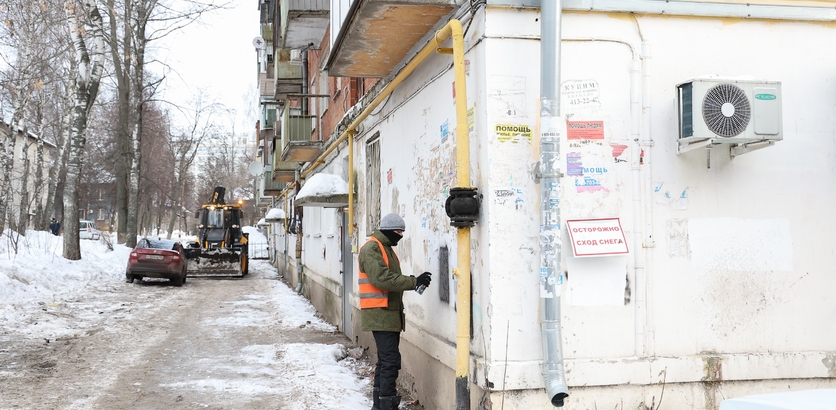 Свыше 2,5 тысяч надписей на домах закрасили в Приокском районе за 2022 год - фото 1