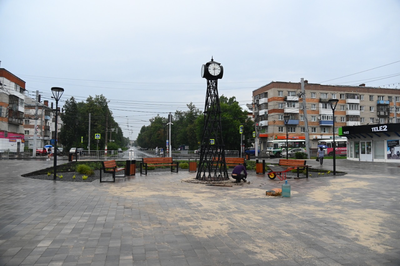 Привокзальную площадь благоустроили в Дзержинске - фото 1