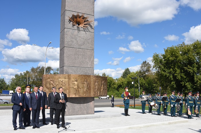 Испытателям ядерного оружия установили памятник в Сарове - фото 1